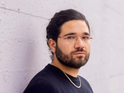 Portræt af Deniz Kiy